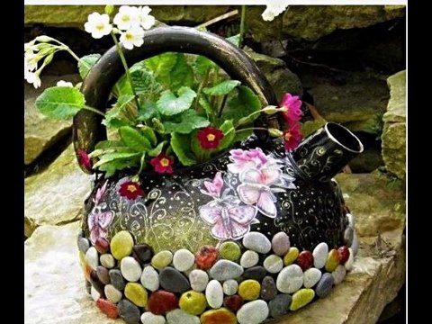 Ваза из морских камушков