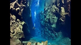 Diving between two Tectonic Plates - Þingvallavatn Lake - Island