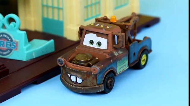 Disney Pixar Cars Lightning McQueen, Mater, Ramone, Guido & Luigi play Hide-and-go-seek