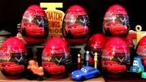 18 Ovos Surpresa Carros Disney Pixar Cars2 Tractor Tipping Huevos Sorpresa em Portugues
