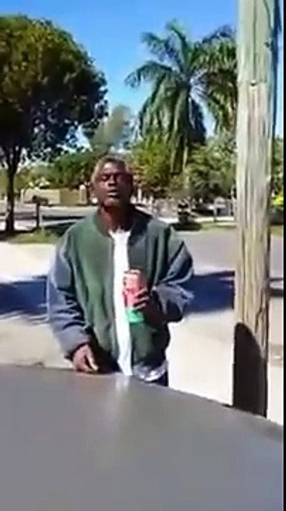 Homesless Man In Florida Raps Better Than Most Rappers