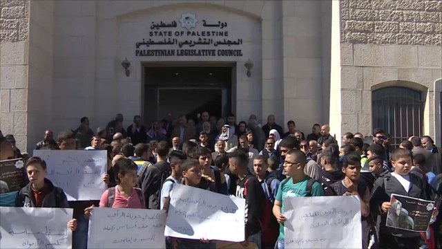 اعتصامات بالضفة وغزة رفضا لإحالة نائبة للتحقيق