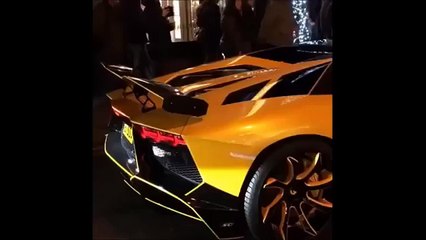 Drunk idiots mooning and harassing Lamborghini Aventador driver