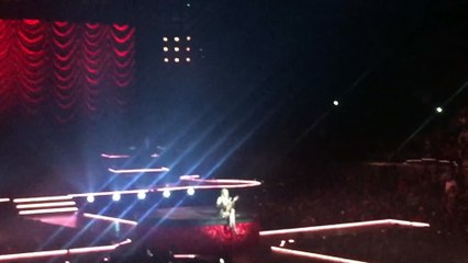 Madonna blasts former trainer for sleeping with her boyfriend and said it during Manila Concert