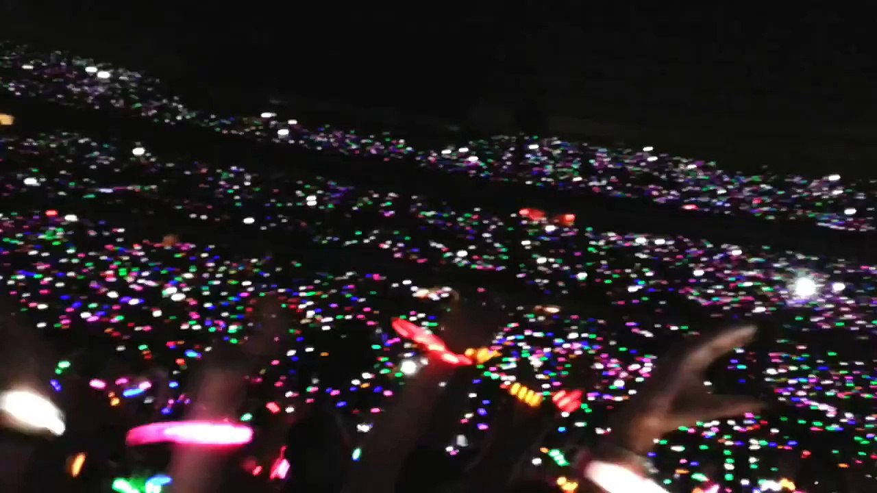 COLDPLAY CHARLIE BROWN LIVE @STADE DE FRANCE 02.09.2012 AMAZING