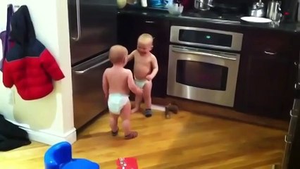 `РАЗГОВОР ДВУХ БЛИЗНЕЦОВ! СУПЕР!`