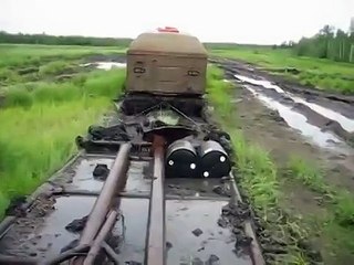 Витязь прёт через болото