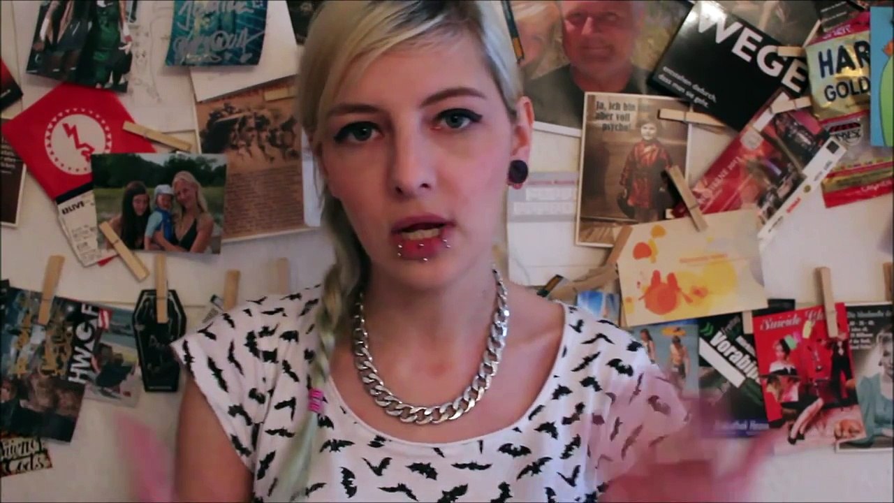 Girls on their period // Weiber während ihrer Periode