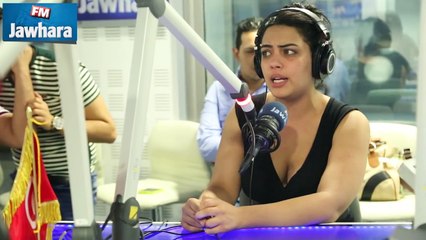 شوفو بنت نعيمة الجاني عاملة جو و تغني لما بضمك على صديري على المباشر !!!