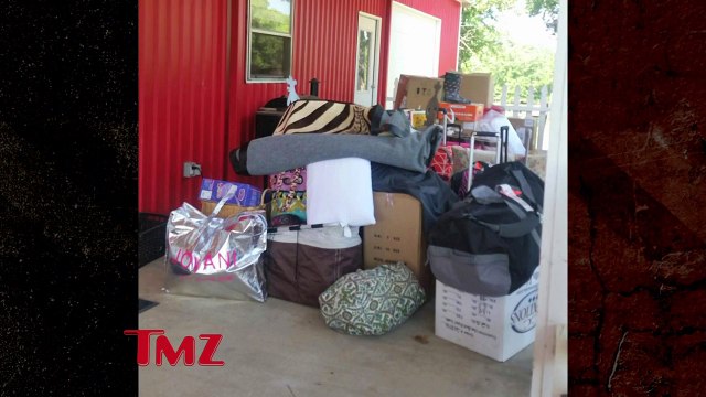 Blake Throws Miranda’s Stuff Out On The Porch!