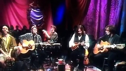 R.E.M Love Is All Around ( Acoustic )1991