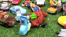 Cars 2 Lightning Mcqueen Mater Play Doh Surprise Eggs Toys Video - Juguetes de Cars 2