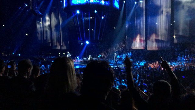 Muse concert Paris 27-02-16 - Uprising