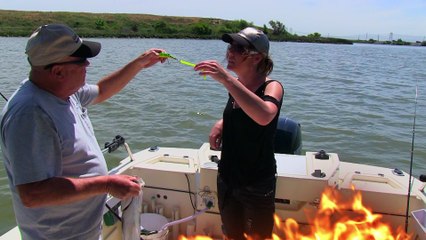 How to avoid getting hooks in your hand when removing a hook from a Trout's mouth - Fishing Tip from Quetzal Adventures