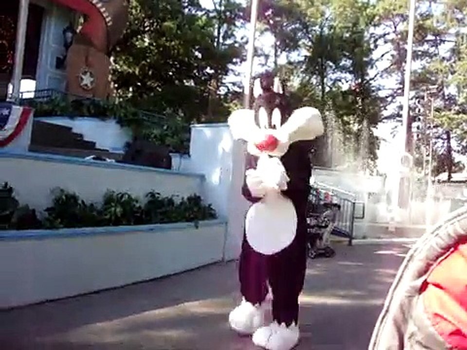 PePe le Pew and Sylvester gettin their praise on with a christian band and Gio!