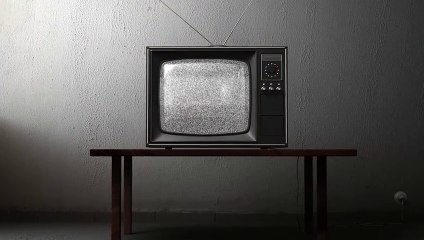 Watch These Australians React To American Television Commercials