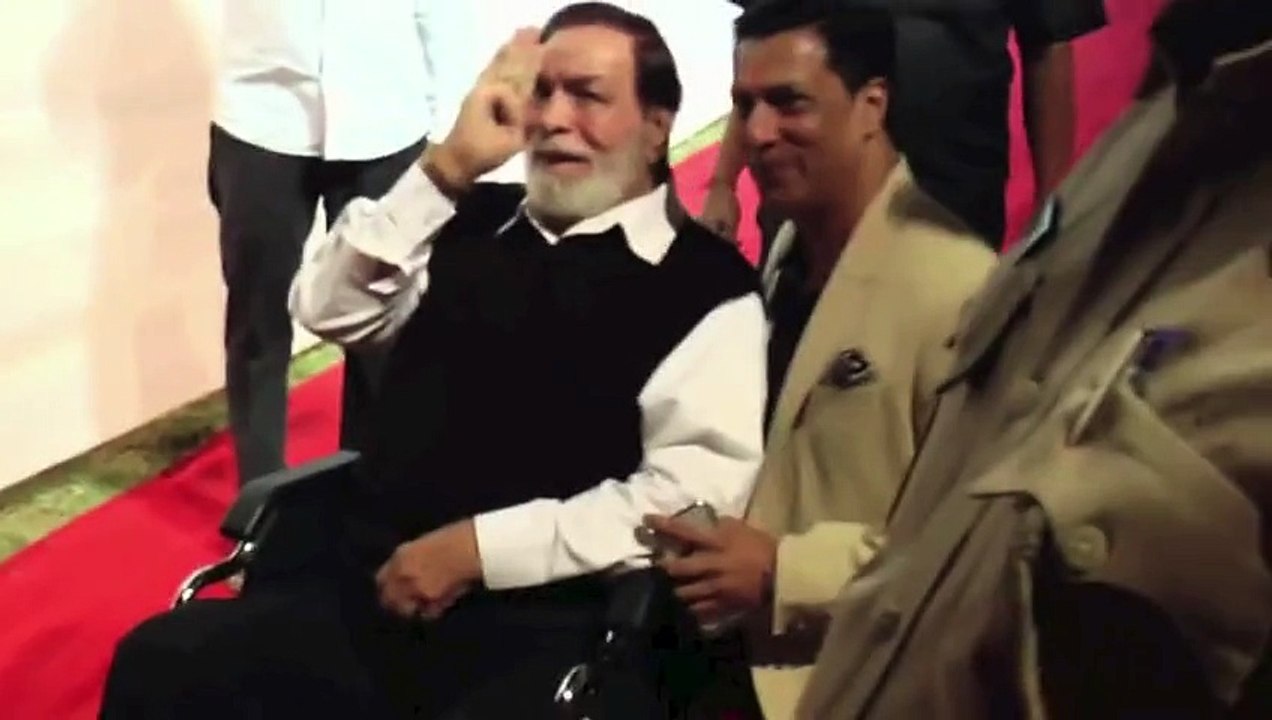 RESPECT ! Kader Khan attends Mumbai Police Show UMANG 2016 on Wheelchair.