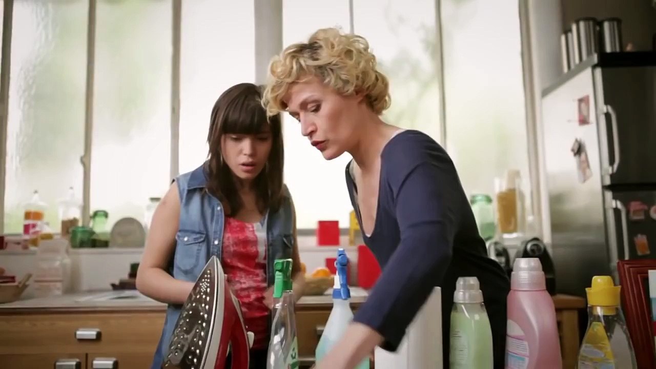 Mère et Fille Ménage Hasard Episode en entier Saison 2 Sur Disney Channel !
