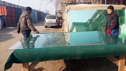 учитесь резать стекло у таджиков)