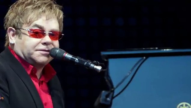Elton John Accuses Janet Jackson Of Not Singing Live