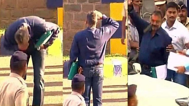 Sanjay Dutt Walks Out Of Yerwada Jail With A Grand Salute