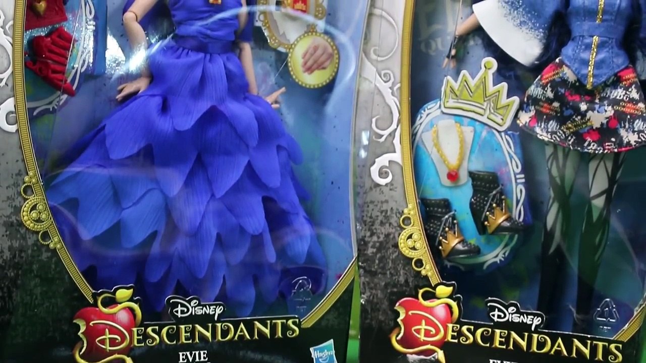 New Disney Descendants Evie Dolls Review. Evil Queens Daughter. DisneyToysFan.