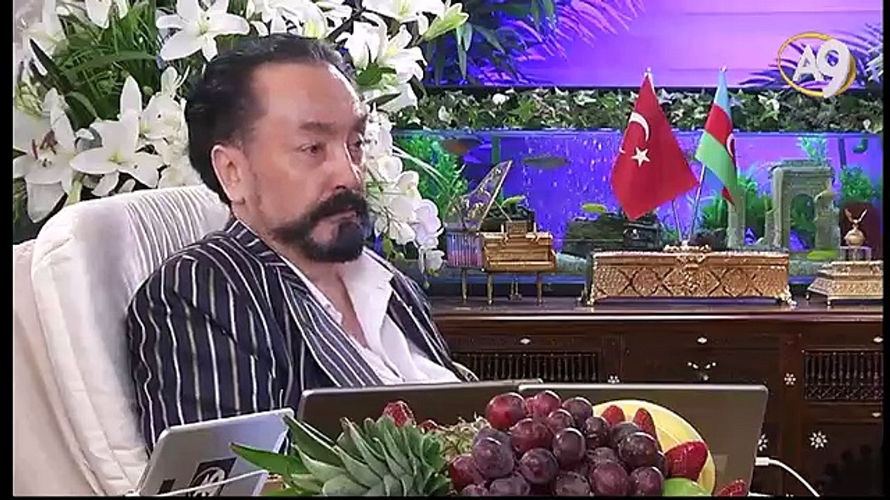 Hz. Mehdi (as) çıkacağı vakit insanlar cami kapılarına kalın yastıklar üzerinde (arabayla) gidecek.