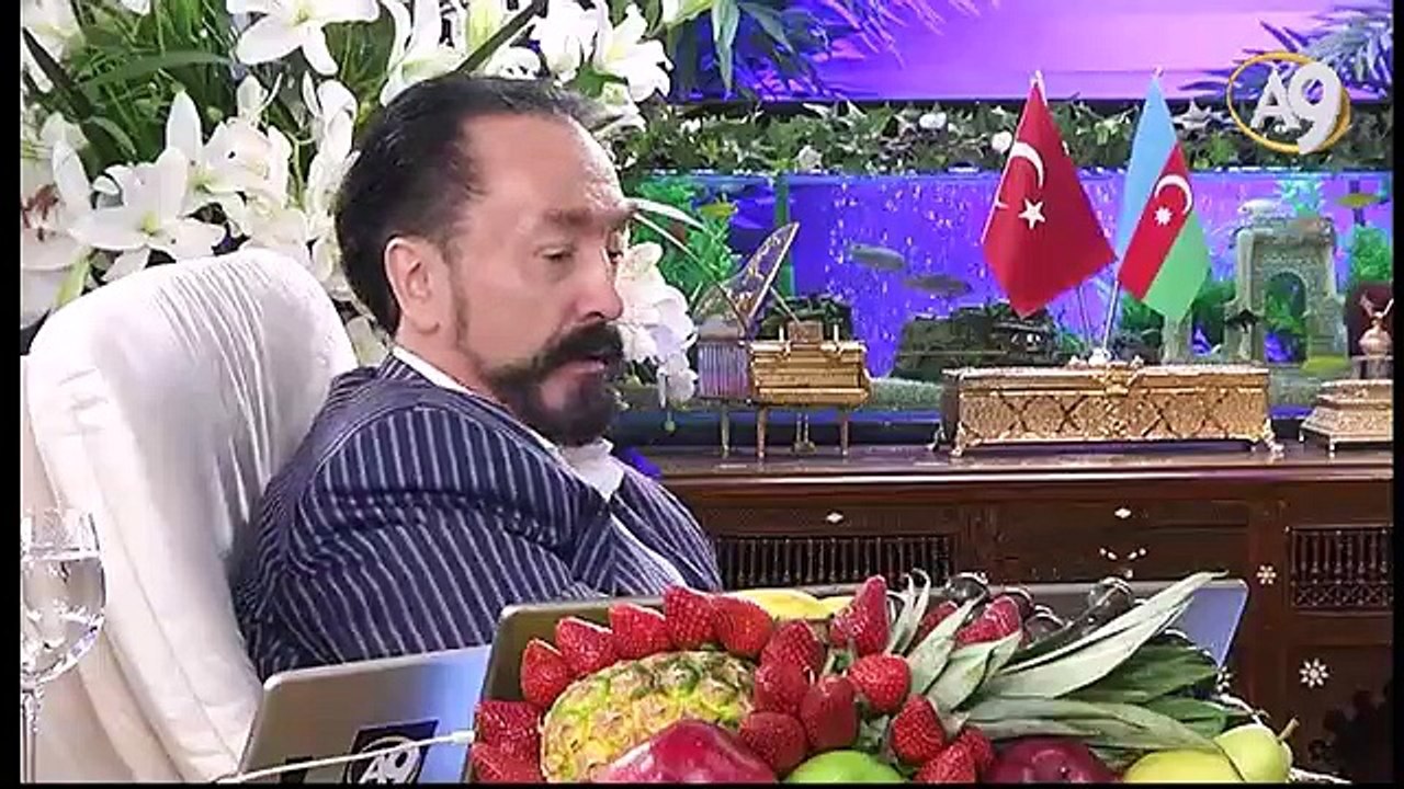 Münafıklar Ehli Beyt'e düşmandılar. Hz. Hasan'ı Hz. Hüseyin'i şehit eden münafıklardı.