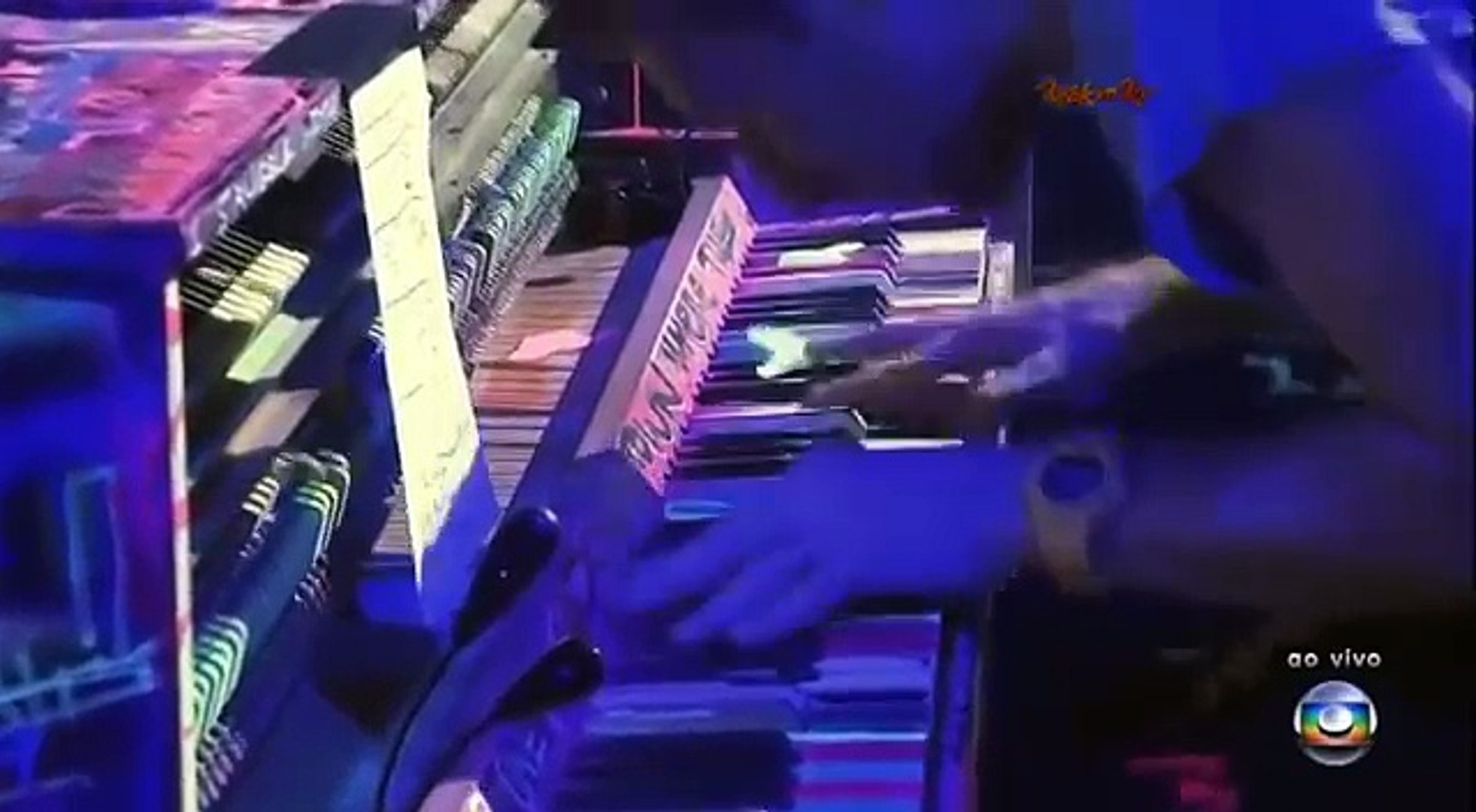 ⁣Coldplay - POLITIK (Live Performances)
