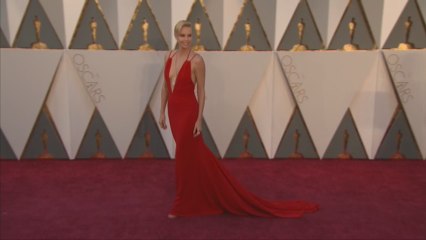 Los escotes, protagonistas de la alfombra roja