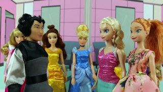 Hans Freezes Elsa & Anna with Magic Spell. Can Kristoff Save Them. DisneyToysFan