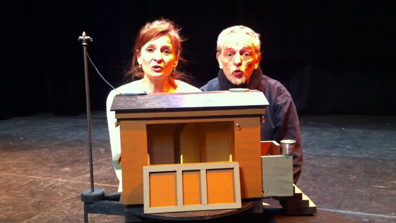 LA BARAQUE A FONDU(E) “Moi j’entends des choses” • Chanson