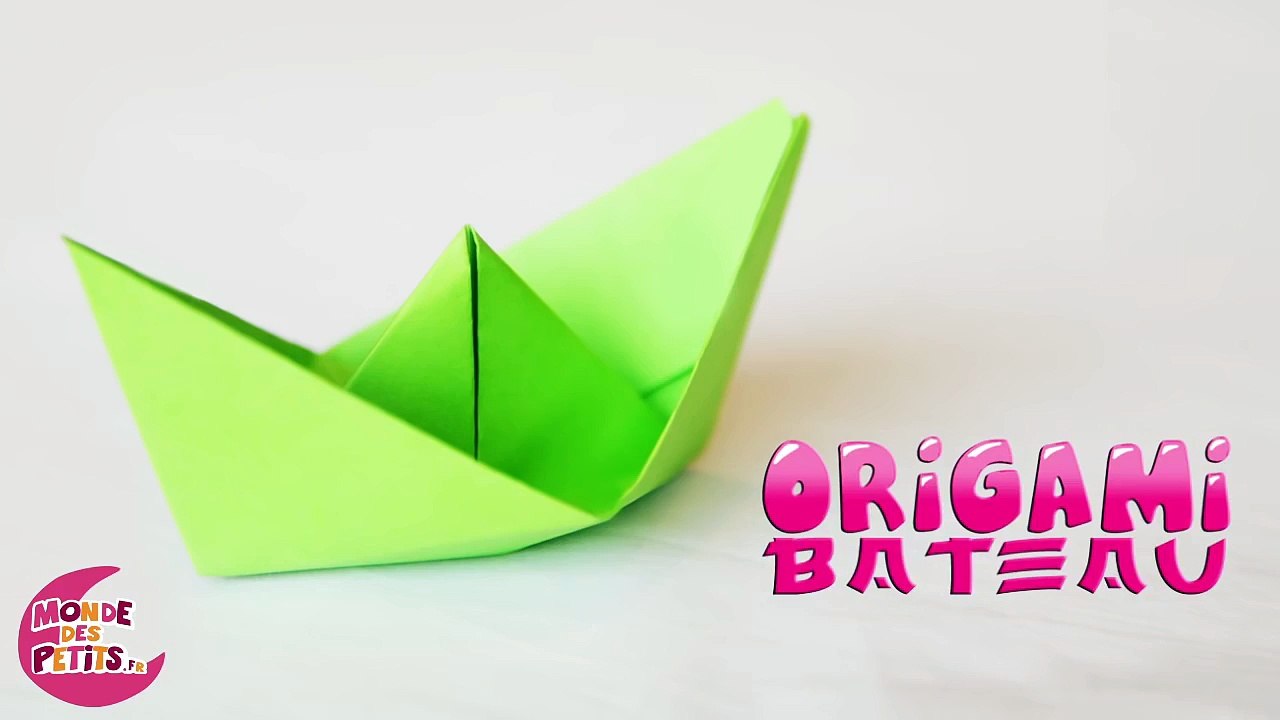 Origami: le petit bateau en papier plié