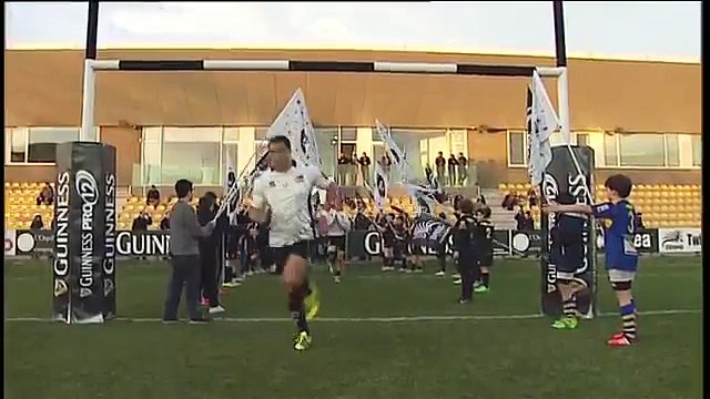 Matt Healy scored scored three tries as Connacht won a thrilling match away to Zebre to go top of the Pro12