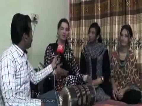 Tum choriyan pehan lo hum match khel lete hn - Shemales ka afiridi ko Paigham