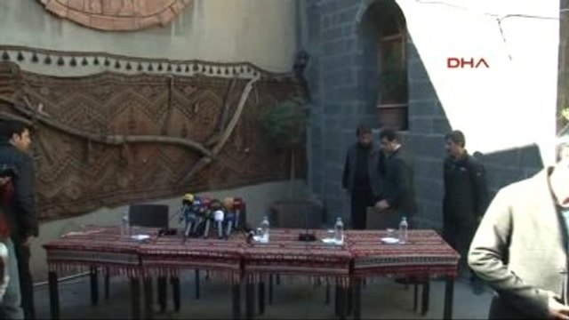 Diyarbakır Hdp Eş Genel Başkanı Demirtaş Açıklamalarda Bulundu-1