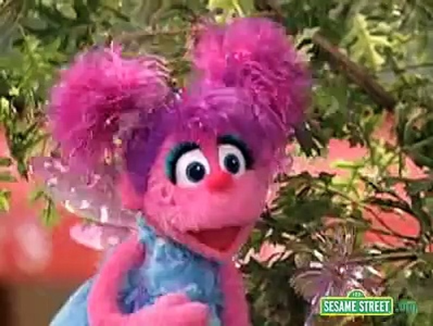 Sesame Street on X: Get up and move to the beat with @Elmo, Abby