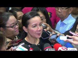 Poe 'goes easy' with Aquino on Mamasapano