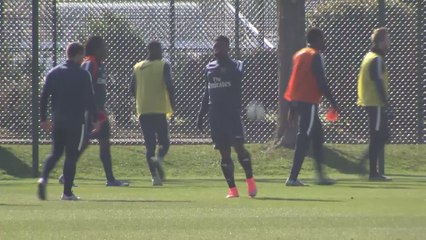Foot - L1 - PSG : Aurier s'entraîne avec la réserve