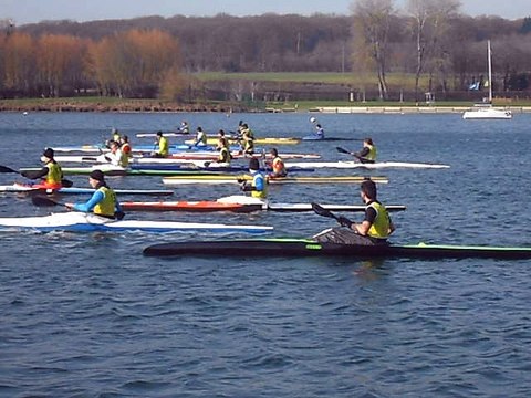 Plan d'eau du Canada : championnat de l'Oise de canoë-Kayak