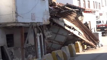 Çorum Kullanılmayan 2 Boş Bina Gece Yarısı Çöktü