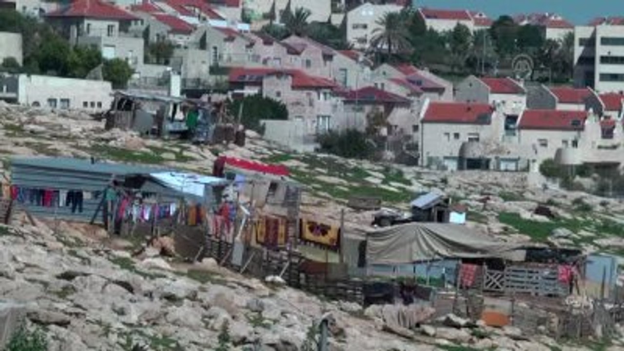 İsrail'in Okullarını Yıktığı Öğrenciler Eğitimden Vazgeçmiyor