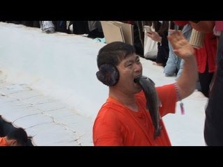 Tourists flock to Korean ice fishing festival