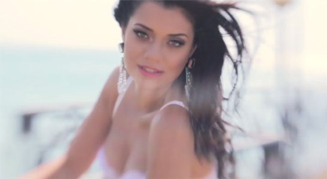 Румънеца и Енчев feat. Мариета - Стъпки пясъчни