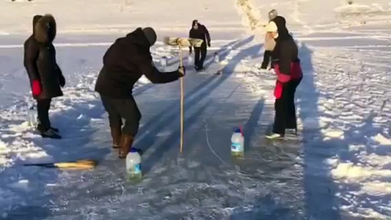 Победный бросок в кёрлинг!)))