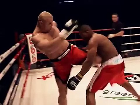 КонСтанТин Глухов НОКАУТ удар ногой в голову