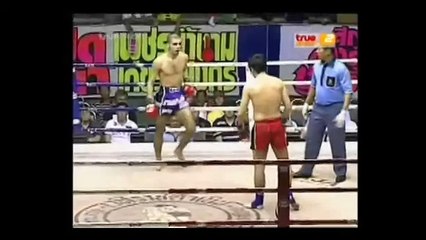 Нокаут локтём с разворота