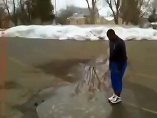 Идиоты,думали, что это лужа