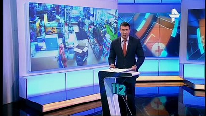 Бесстрашный вор спрятал питона в штаны