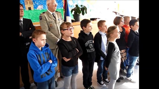 Les enfants de l'école Cousteau d'Hulluch chantent l'hymne européen